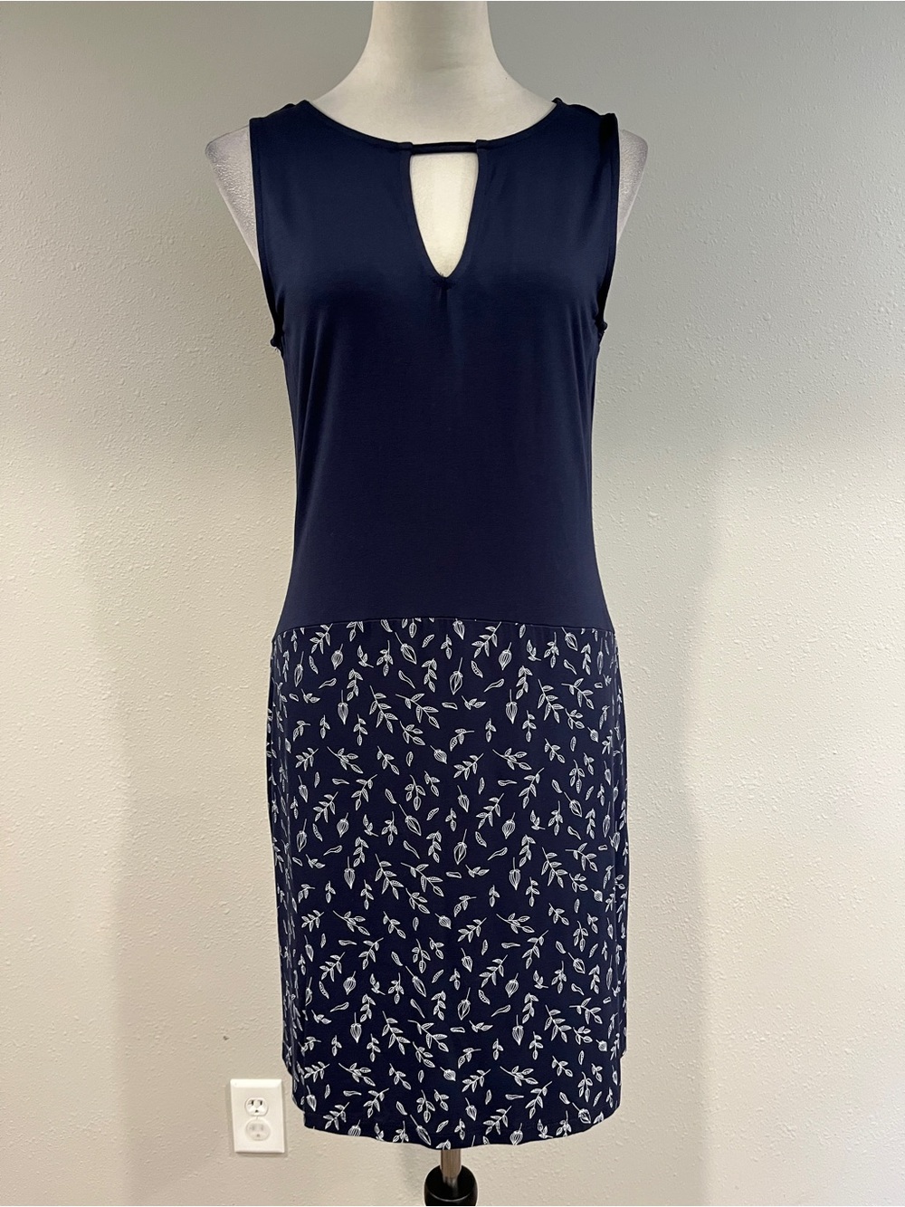 Navy Sleeveless Keyhole Dress with Printed Skirt size PS